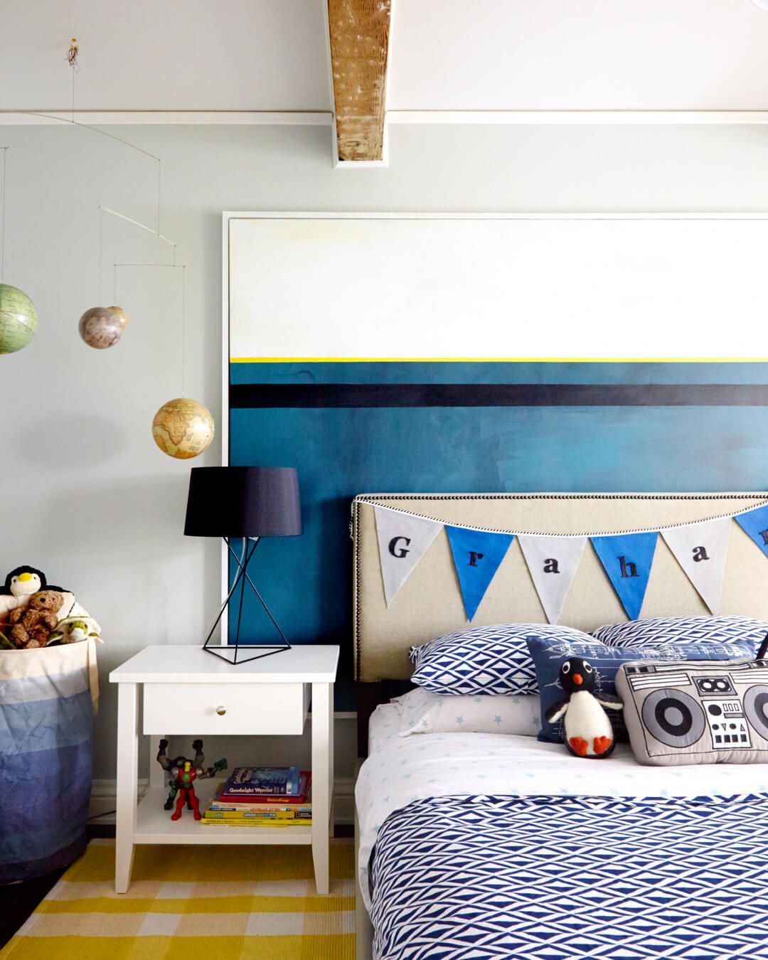 Modra, soba, pohištvo, notranja oprema, stena, turkizna, dnevna soba, rumena, oranžna, spalnica,