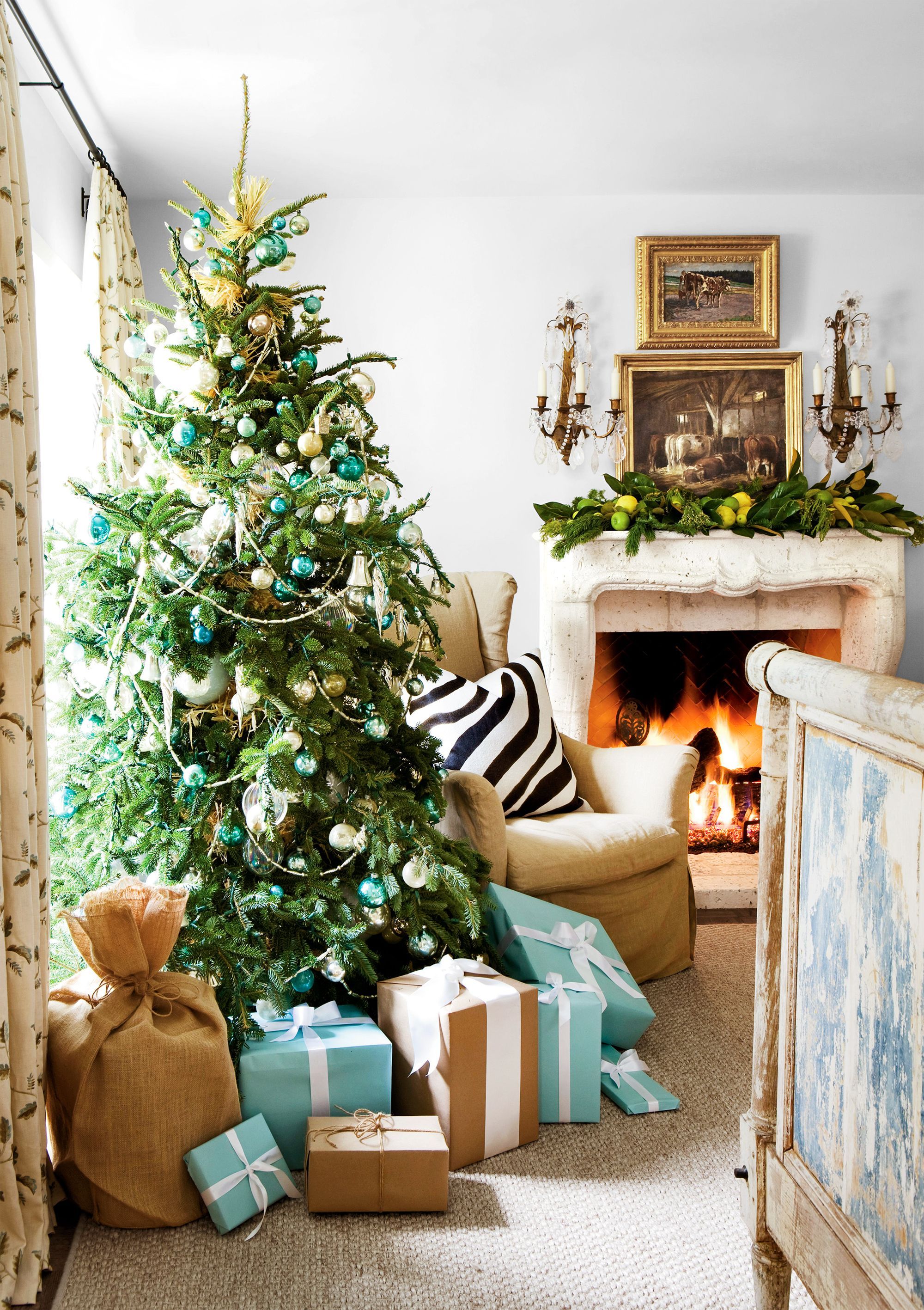 Božično drevo, Dnevna soba, Božična dekoracija, Soba, Dom, Zelena, Božič, Drevo, Nepremičnina, Notranja oprema,