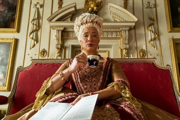 『ブリジャートン』でシャーロット女王を演じるゴルダ・ロシューベル