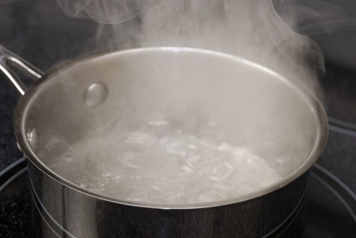 沸騰したお湯、漂白剤、蒸気、樹脂