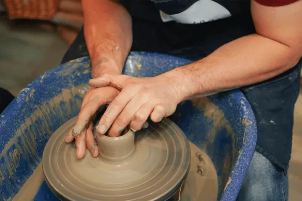 英国イーストナーで最高の陶芸体験クラス 2023