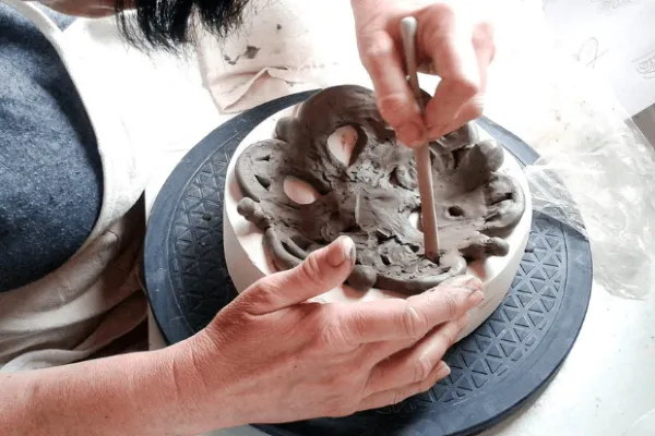 英国で最高の陶芸体験クラス 2023 粘土