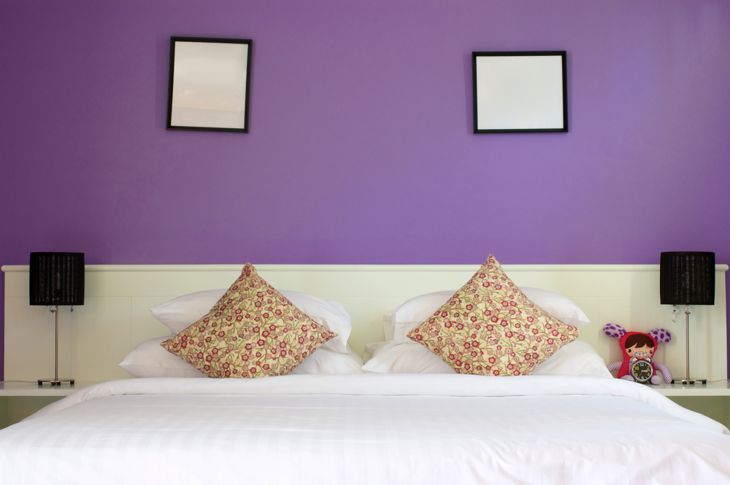 雄大な紫色の寝室