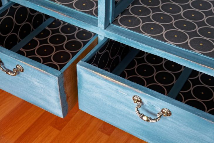 Винтидж гардероб се трансформира с класическо синьо пране.
