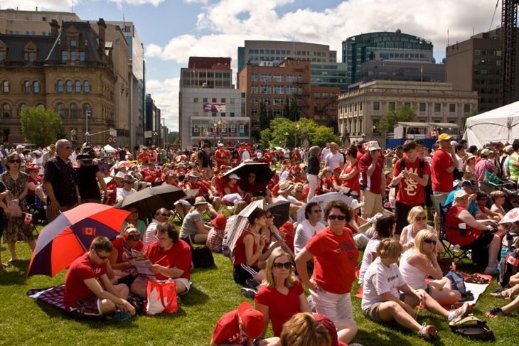 Тълпите празнуват Деня на Канада