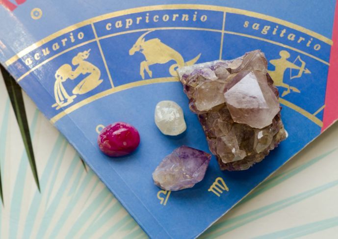 Астрологични знаци и кристали