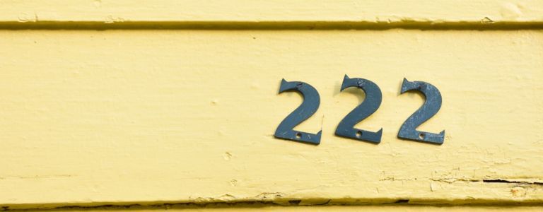 エンジェルナンバー222または2222の神聖な意味は何ですか？
