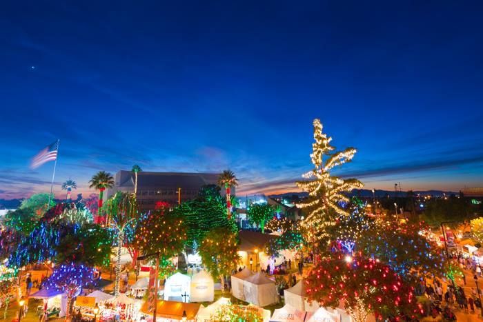 nebo, svetloba, drevo, noč, razsvetljava, božič, mesto, božične lučke, turizem, dogodek,